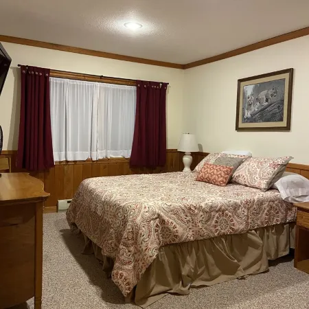 182 Shamrock Circle, Snowshoe, WV 26209  4 bedroom + loft on the top of the mtn