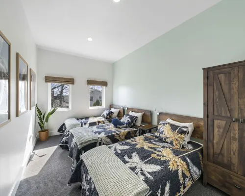 Unique 6 Bedroom Lakeview Home with Roof Terrace Hotels in Huron