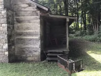 Cabin 1 - 1 Bedroom Cozy Cabin with Mountain View in Pioneer Village