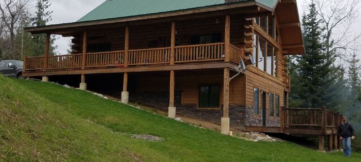 Beautiful log home along the St. Joe River in North Idaho Hotels in Shoshone County