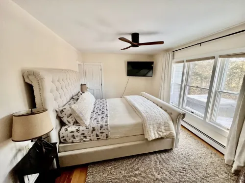 Birch Lodge - mountain views, hottub, minutes to Okemo!