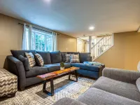 Charming Newly Renovated Home Hotels in Campton