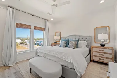 Lone Star Beach House- steps from the beach! Brand new/ professionally decorated