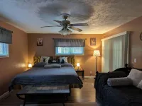 Trail Riders Retreat! Hatfield McCoy Trails. Private Pool. Loads of Parking! Hotels in Tug Hardee