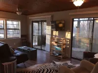 Riverfront Cabin on Exclusive Jon's Pocket!