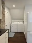 Large, modern 2 bedroom in the heart of Forest Park