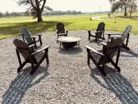 Charming 2-bedroom house in Hutchinson with WiFi, family-friendly.