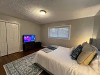 Escape and Entertain near Atlanta's Best! Minutes to Atlanta/Downtown Decatur!