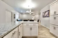 Lovely 3-bedroom 3baths house in Las Cruces with AC, WiFi. Enjoy!