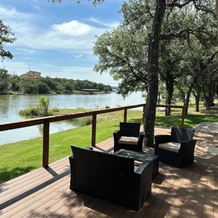 Newly Built Lakefront Getaway! Your Perfect Escape Awaits You @ Deer Creek Cabin