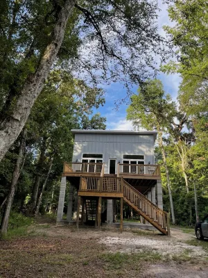 Santa Fe River Front, Luxury Brand New Home near Ichetucknee Springs