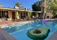 Villa A- 2bed/2bath with kitchen, dining&living rooms, in downtown Palm Springs!