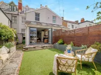 *Pierside Coastal Retreat* Luxury, family friendly, sleeps 10. Steps to the sea. Hotels near Clevedon Hall
