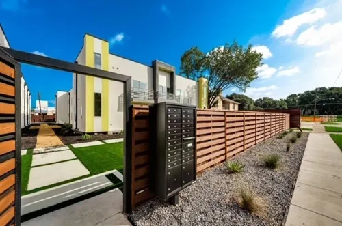 Sophisticated, comfortable and convenient 1-bdrm apt in Downtown Dallas.