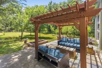 Cheerful Retreat on 8 acres