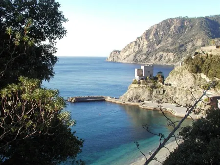 Monterosso Al Mare: Mansion in the historic center just steps from the sea Отели рядом с достопримечательностью «Monterosso public beach (Fegina)»