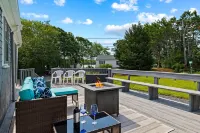 Serene Waterview Renovated w/Kayaks Deck Firepit Dogs Welcome 5 Minutes to Ocean