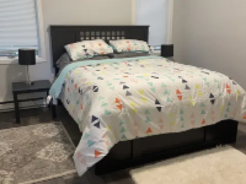 Contemporary home in quiet neighborhood with pool & great back yard close to all ミドルトンのホテル