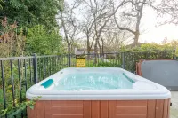Glen Ellen Estate - Pool, Hot Tub on 2 acres