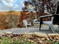 Cozy Tiny Cabin with Hot Tub, 3 Minutes to Seneca Rocks Park Entrance