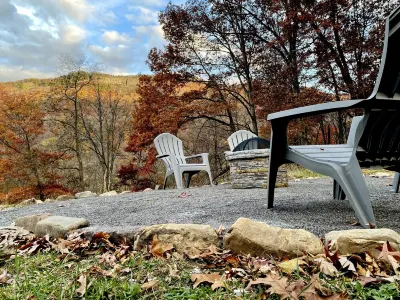 Cozy Tiny Cabin with Hot Tub, 3 Minutes to Seneca Rocks Park Entrance Hotels near Seneca Rocks Discovery Center
