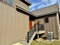 Luxury Home Near Attitash w/ Hot Tub & Mountain Views