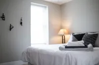 Western-Themed 2-Bedroom Hideout for Outlaws 204-2 Hotels in Saint Charles