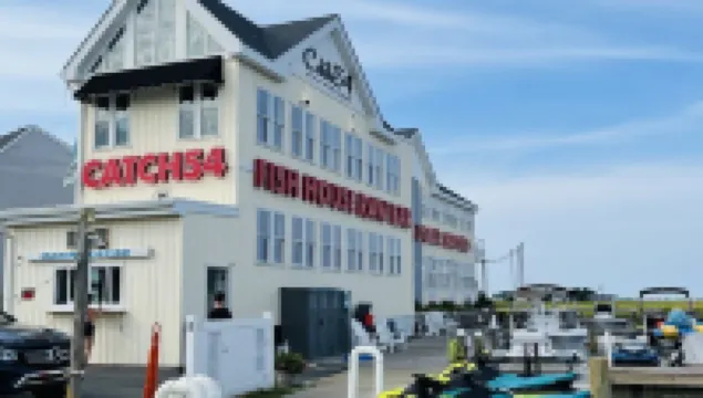 Beautiful Bayside Townhome in Fenwick Landing- long weekends avail- LINENS INCL