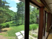 Hocking Hills Cottage with beautiful pond