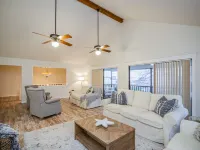 Spacious Vacation Home: Sleeps 16, 1/2 mi to Beach & Boat Ramp - Family Friendly Hotels in Port O'Connor