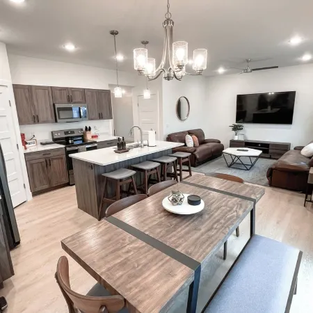Kanab Townhome - Hot Tub - 3Br - Sleeps 10 - Zion