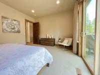 New, Stunning & Modern Luxury, Fire Pit, A/C, Golf, Bike, Hike & Mt Bachelor 처치 오브 더 캐스케이즈 주변 호텔