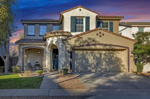 Luxury 3 Bedroom Home in Gilbert