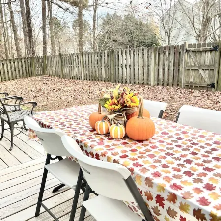 Discover NCSU close by! Cozy Cary retreat awaits.