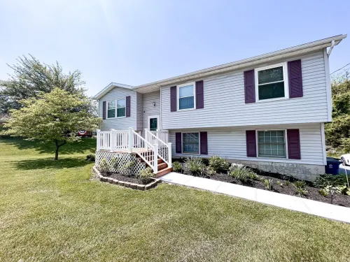Cozy Getaway Lodge & Retreat w/ game room/deck/fire pit ~25mins from Hershey P