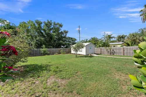 Book today, dinner on us!New listing! Stuart/Port Salerno cute cottage! Hotel a Port Salerno