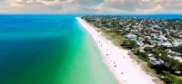 Anna Maria 5 Miles~Baby Amenities Galore~Heated Saltwater Pool~Large Fenced Yard
