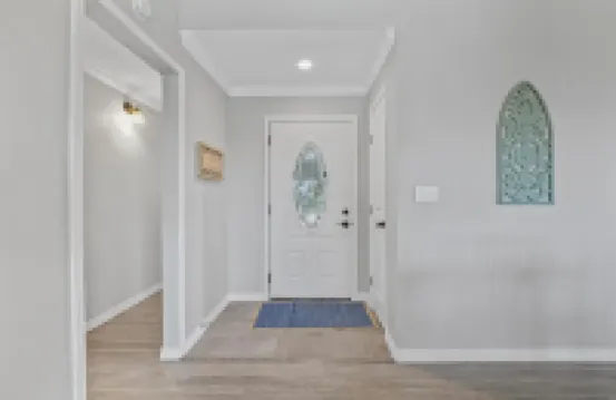 LakeHouse, Private Pool, Hot Tub/Spa, Putting Green, LakeView, Firepit and More!
