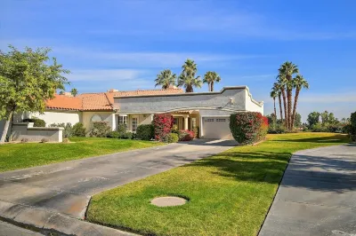 Cozy Home in Palm Desert