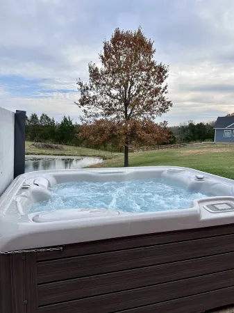 Barndominium on the Bourbon Trail - Hot Tub and Horses!  Dog and Horse friendly!