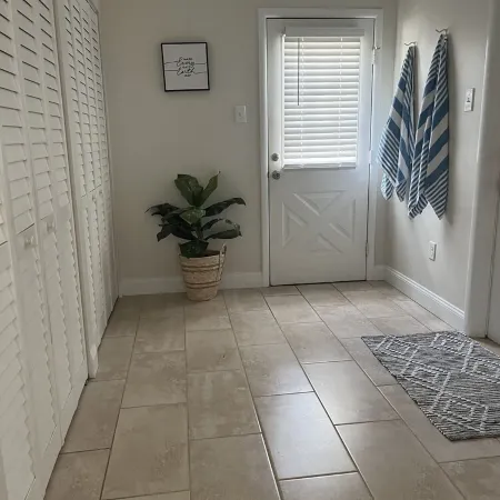 Pure Salt Villa. Lux. Pet Friendly. 3BR 3BA. Sleeps 11.