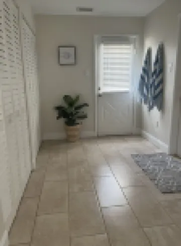 Pure Salt Villa. Lux. Pet Friendly. 3BR 3BA. Sleeps 11. Hotels in Villas