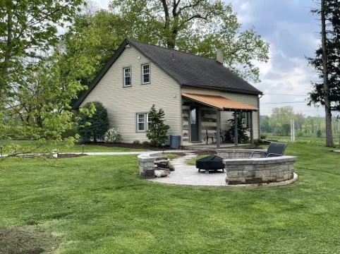 10 Minutes from Sight and Sound, Restored 1700's Home Surrounded by Farmland