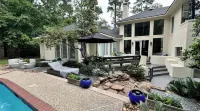 The Woodlands luxury rental Pool&Spa 5beds 5 bath Private&Spacious .Dog friendly