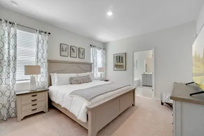 Looking for a vacation rental near Disney World, famous attractions?