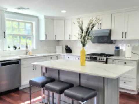 New 5B3B Single Family  with Central AC 阿靈頓酒店