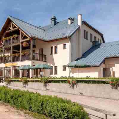 Logis Auberge d'Aranc Hotel Exterior