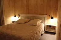 Chalet "le pradou" Free Wifi, Heating Included Hotels in Murol