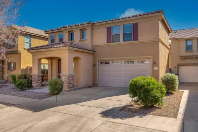 Short or Longer Stays! Spacious Chic Downtown Retreat w/ Community Pool Hotel in zona Prestige Primary Care