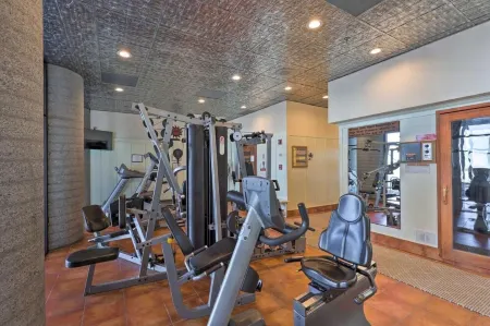 Mountain view Sugar Top - 2-bedroom condo-WiFi, fitness, pool, hot tub